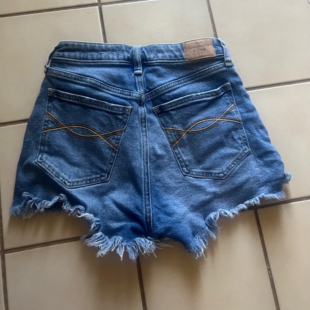 Abercrombie and fitch 00/24 button up high rise shorts